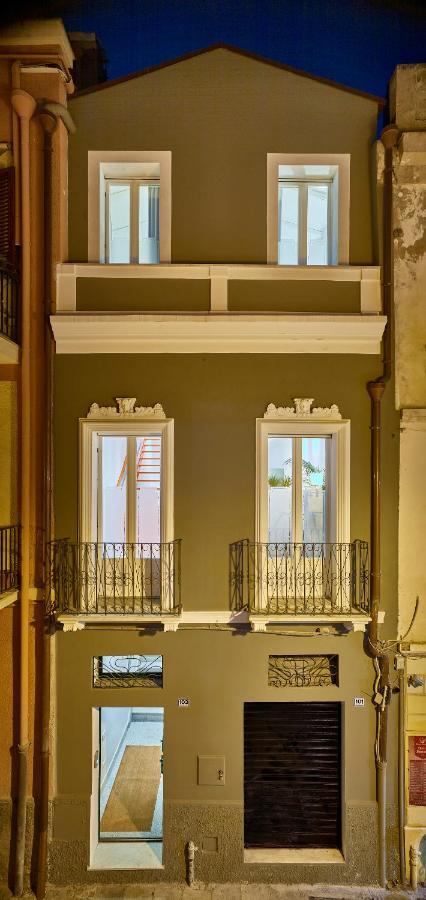 Right House - Indipendent In Characteristic Marina District Apartment Cagliari Bagian luar foto