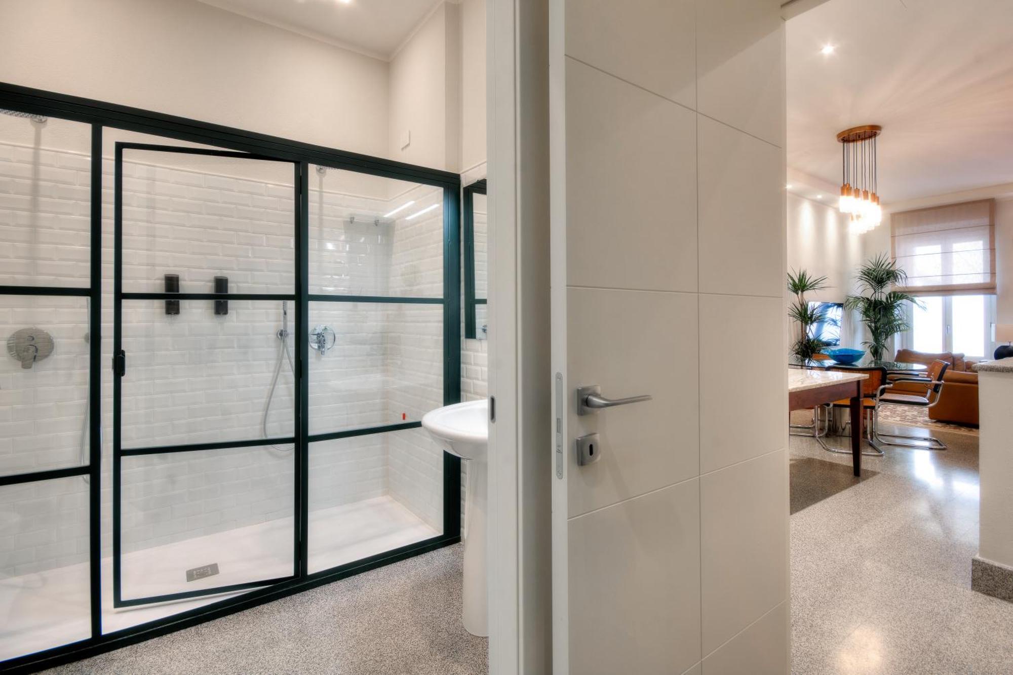 Right House - Indipendent In Characteristic Marina District Apartment Cagliari Bagian luar foto